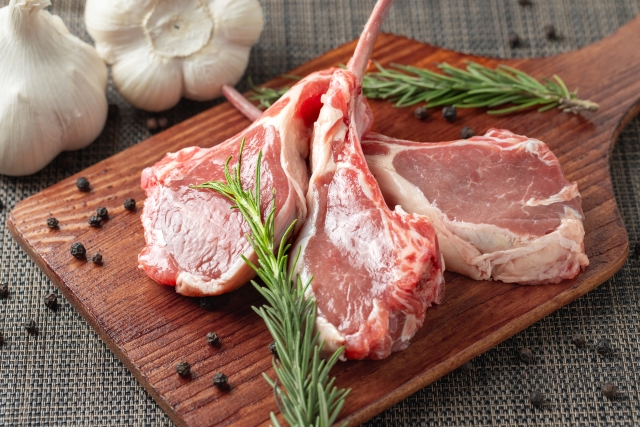 ラムの生肉